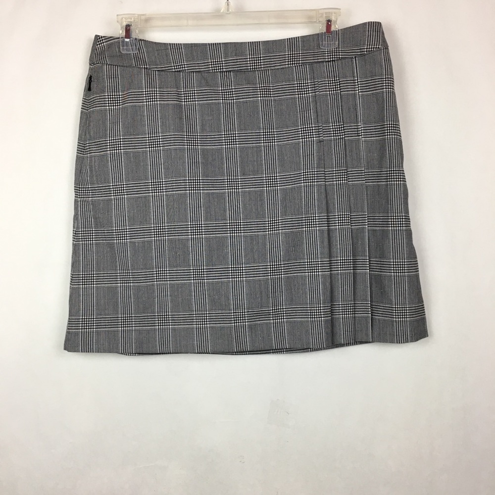 Women's plaid golf skirt black white size 16